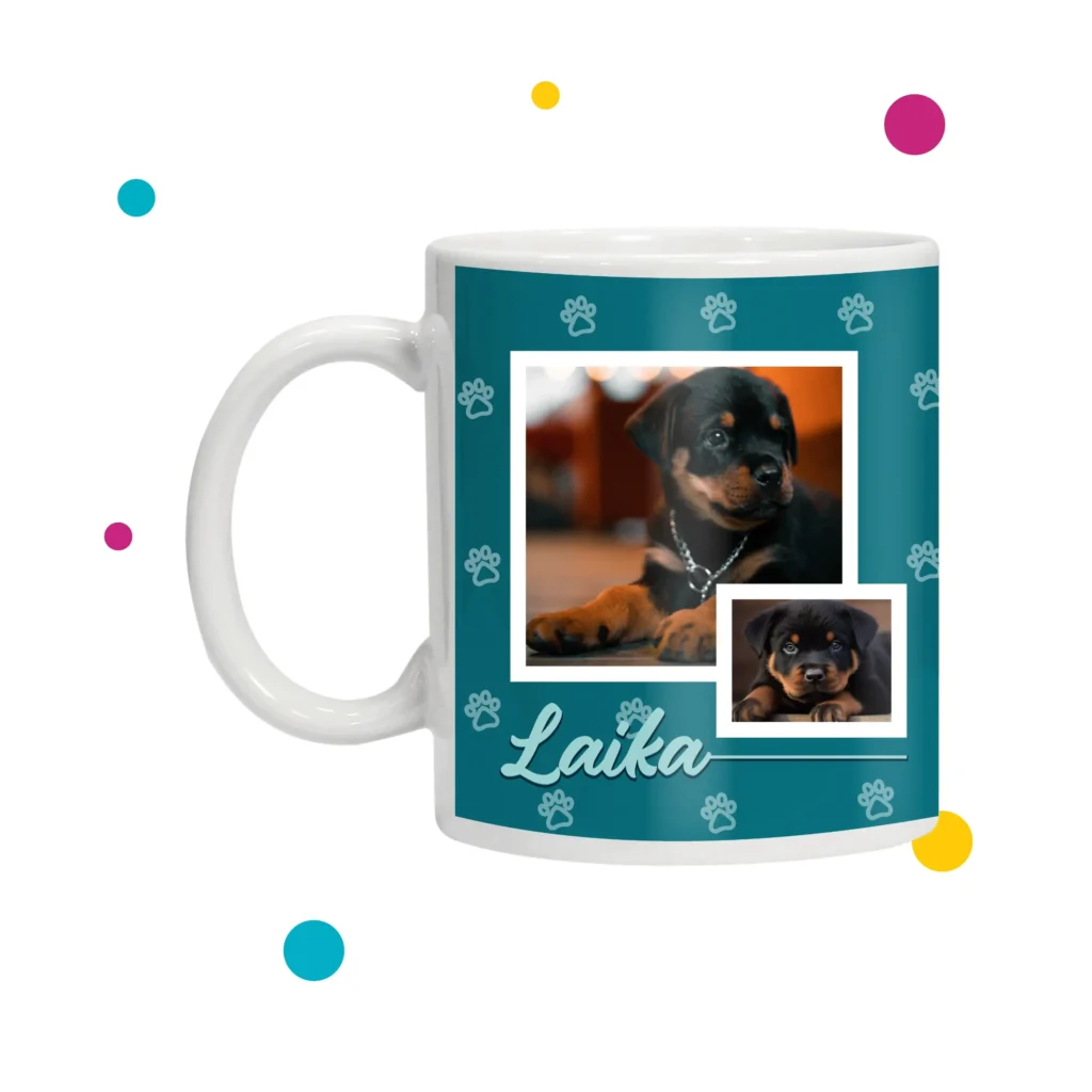 taza con fondo de color celeste y fotos de perro con nombre