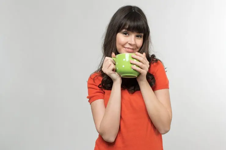 Mujer tomando té