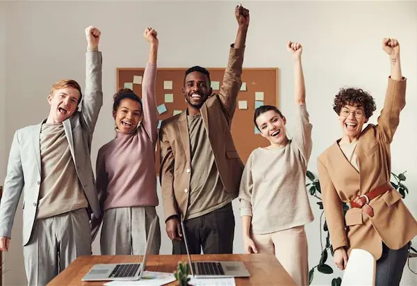 Pausas activas en el trabajo 20 ideas para mejorar el ambiente laboral y la motivación